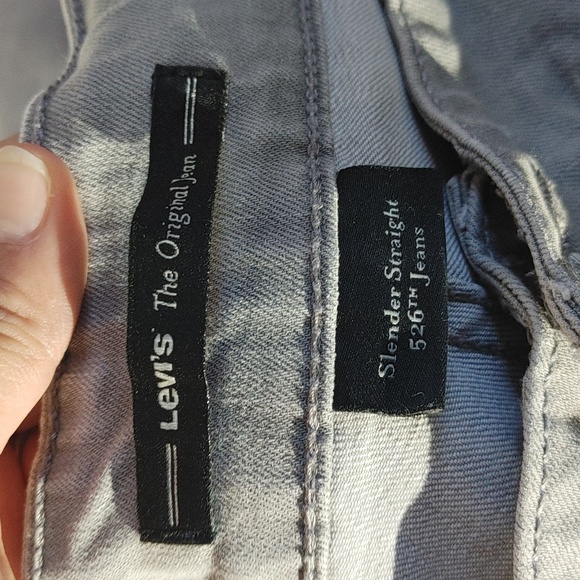 Levi's Slender Straight 526 Jeans - Picture 3 of 11